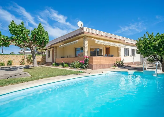 El Refugi Villa *
